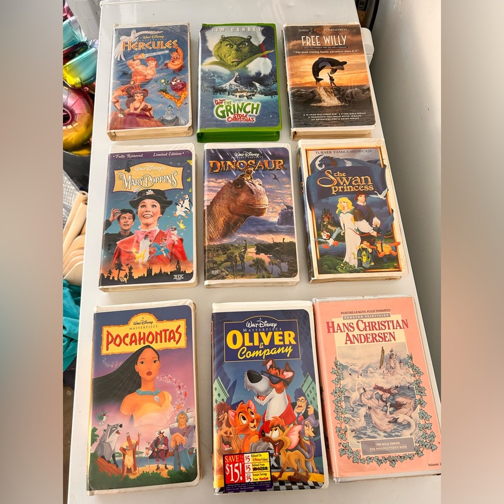 Vintage lot of VHS tapes. Some Disney and a previous Blockbuster title!